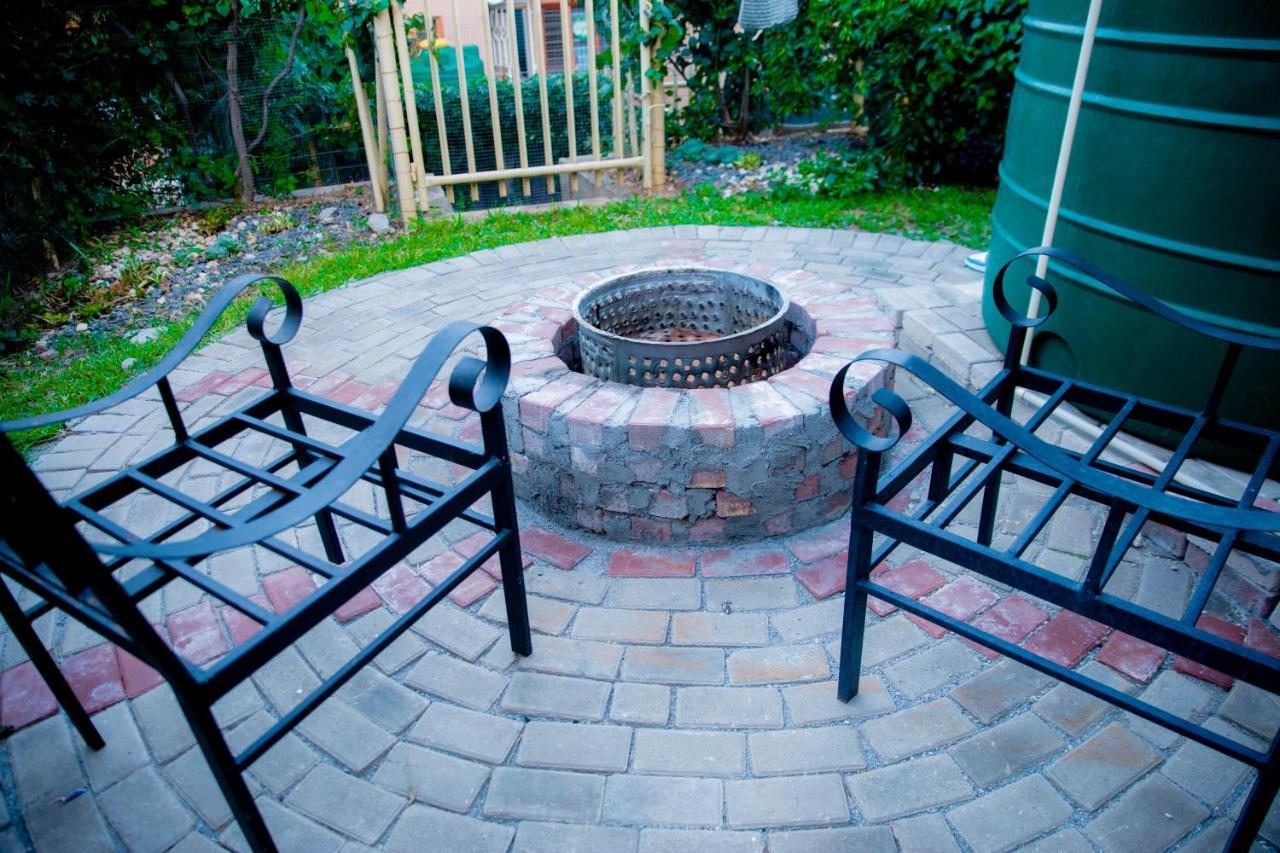 Sanctuary Aparthotel-Ac-Garden- Solar-Wi-Fi -Firepit-Park-Carport Lusaka Exterior photo