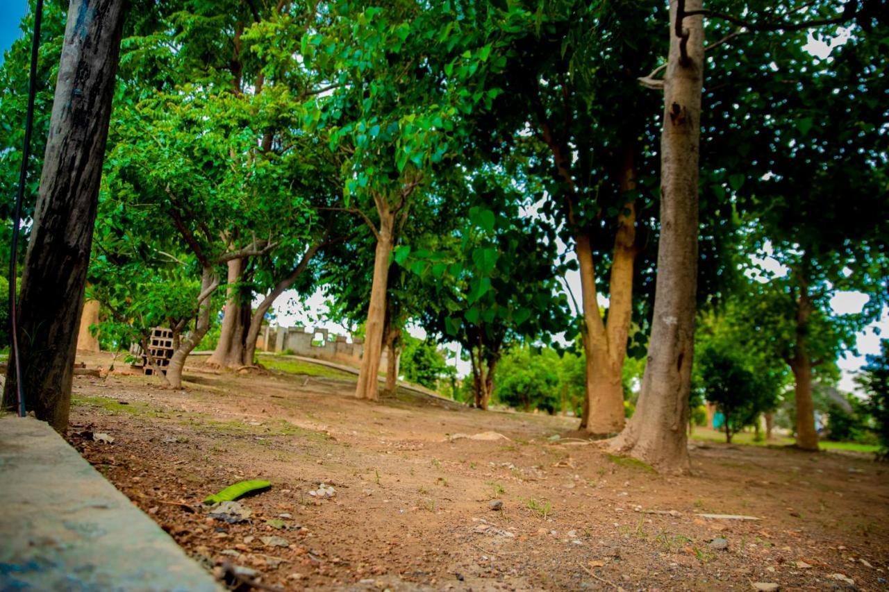 Sanctuary Aparthotel-Ac-Garden- Solar-Wi-Fi -Firepit-Park-Carport Lusaka Exterior photo